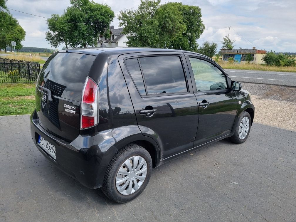 Daihatsu sirion 1.3 benz / Toyota yaris