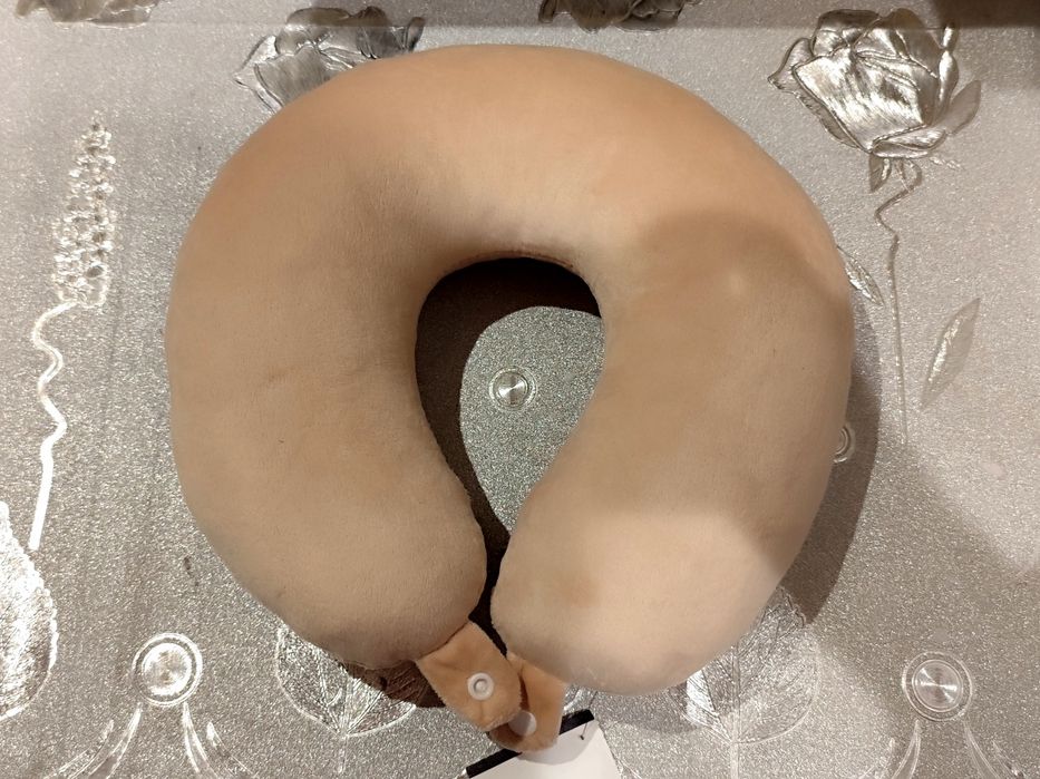 Подушка для подорожей