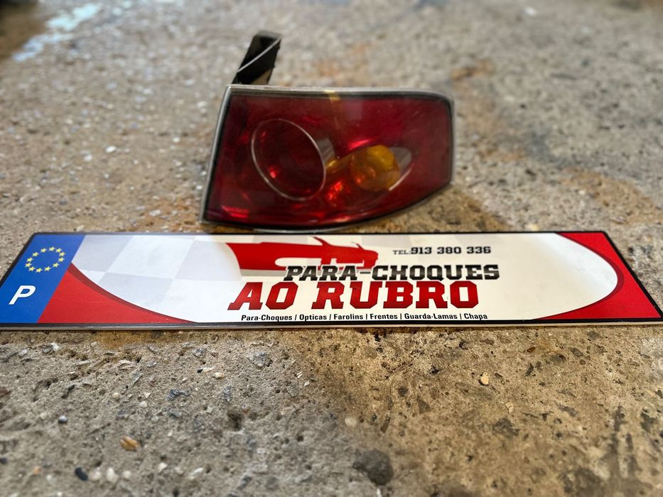 Farolim direito seat Ibiza 6l