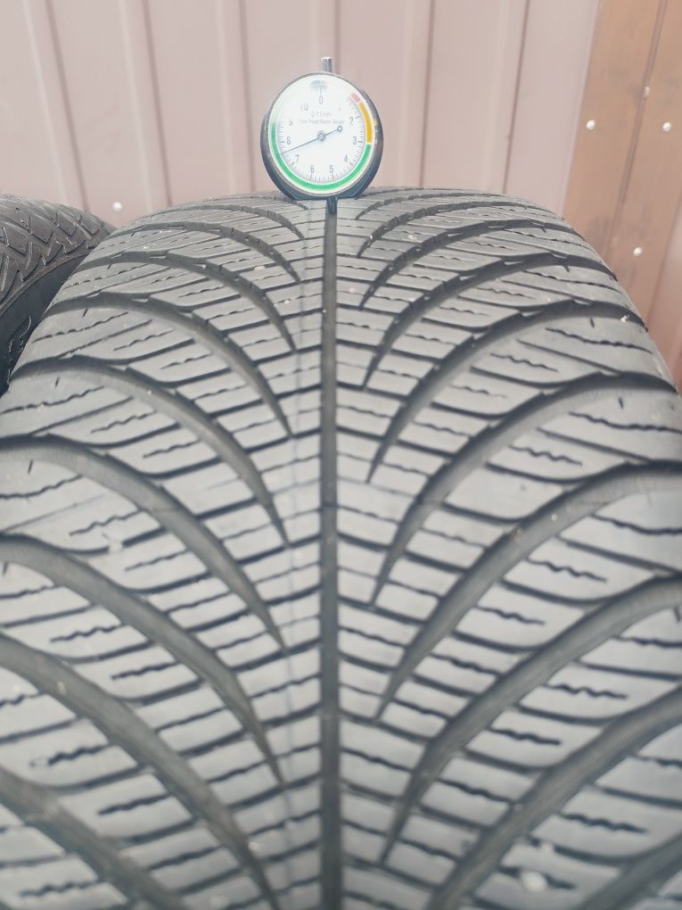 Opony wielozesonowe Goodyear Vector 4SEASONS 235/55/17 103v dot 1519