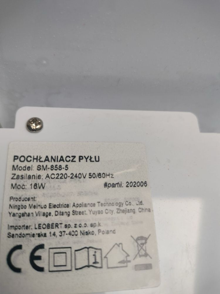 Pochłaniacz pyłu do paznokci