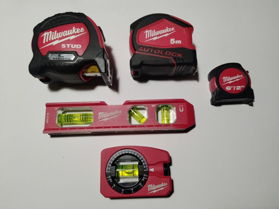 Рулетки и уровни Milwaukee