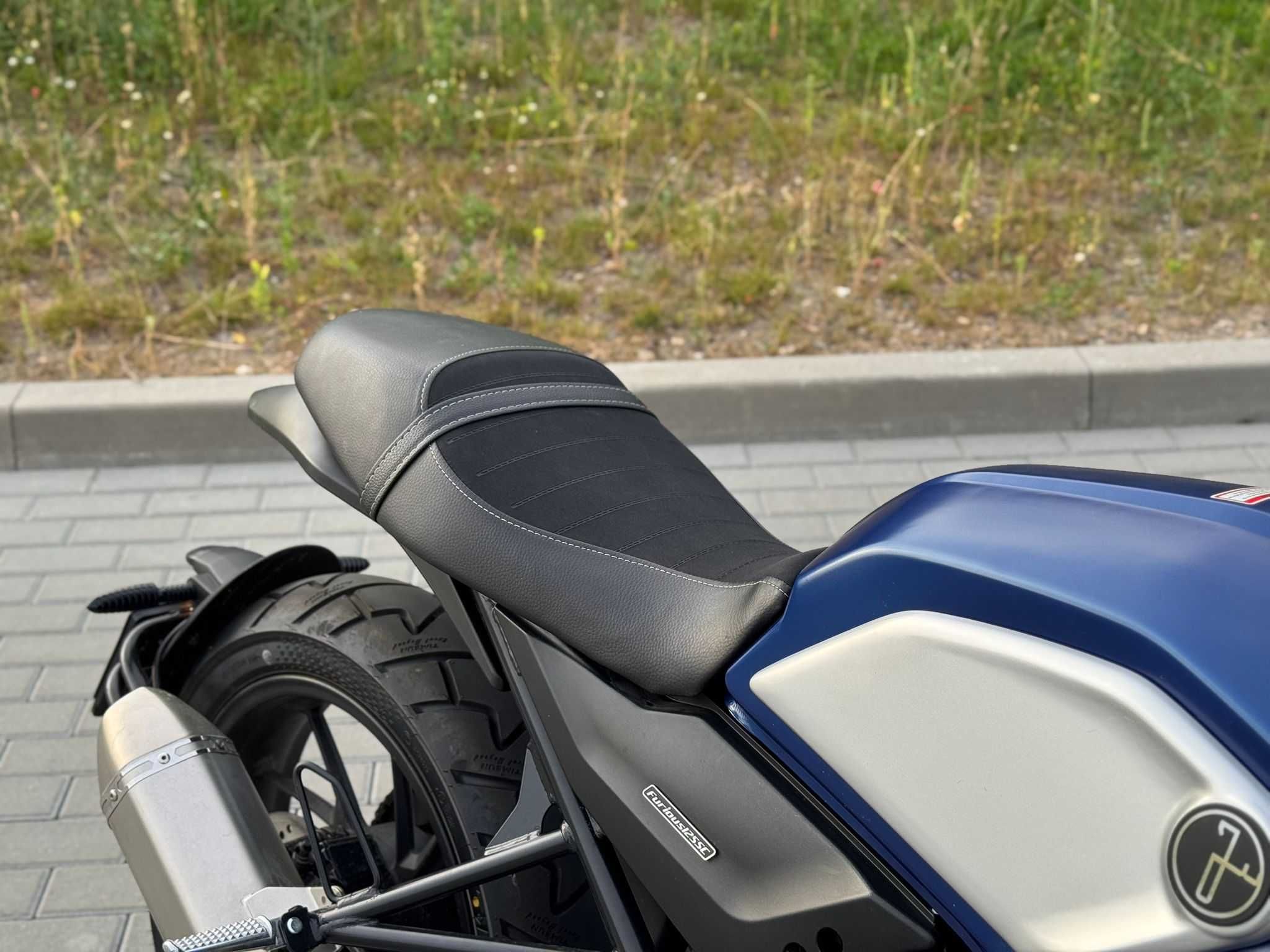 Junak Furious 125