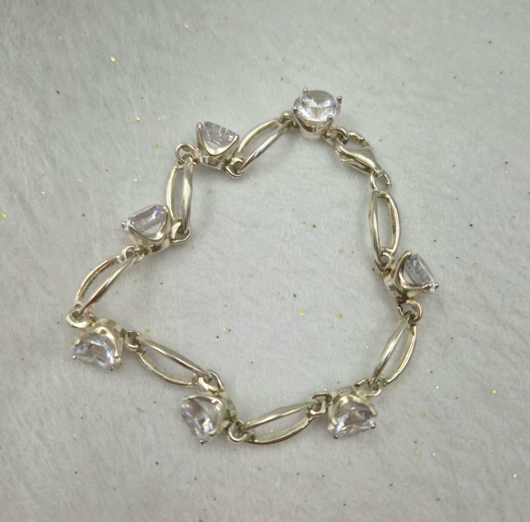 Piękna srebrna damska bransoletka ozdobiona kryształami 13,86g P925
