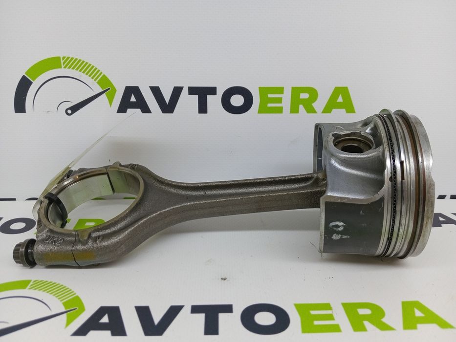 Шатун с поршнем VOLKSWAGEN  JETTA MK6 11-18 04E198401AB
