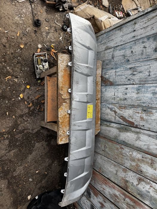 Накладка переднего бампера спойлер Audi Q7