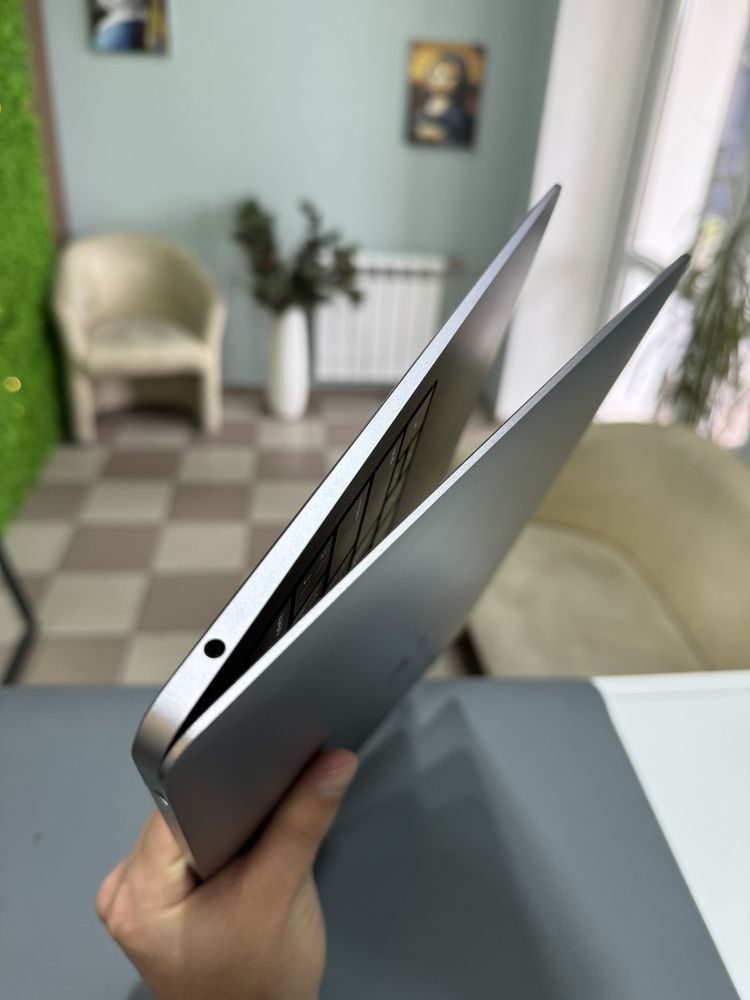 MacBook Air (Retina, 13-inch, 2019), core i5, Space Gray
