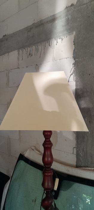 Stara lampa dębowa podłogowa