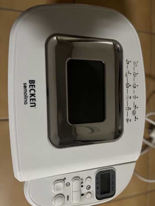 Maquina de fazer pão.