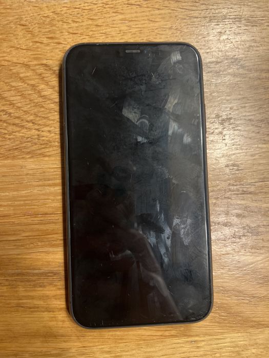 Iphone 11, pojemność baterii 72%