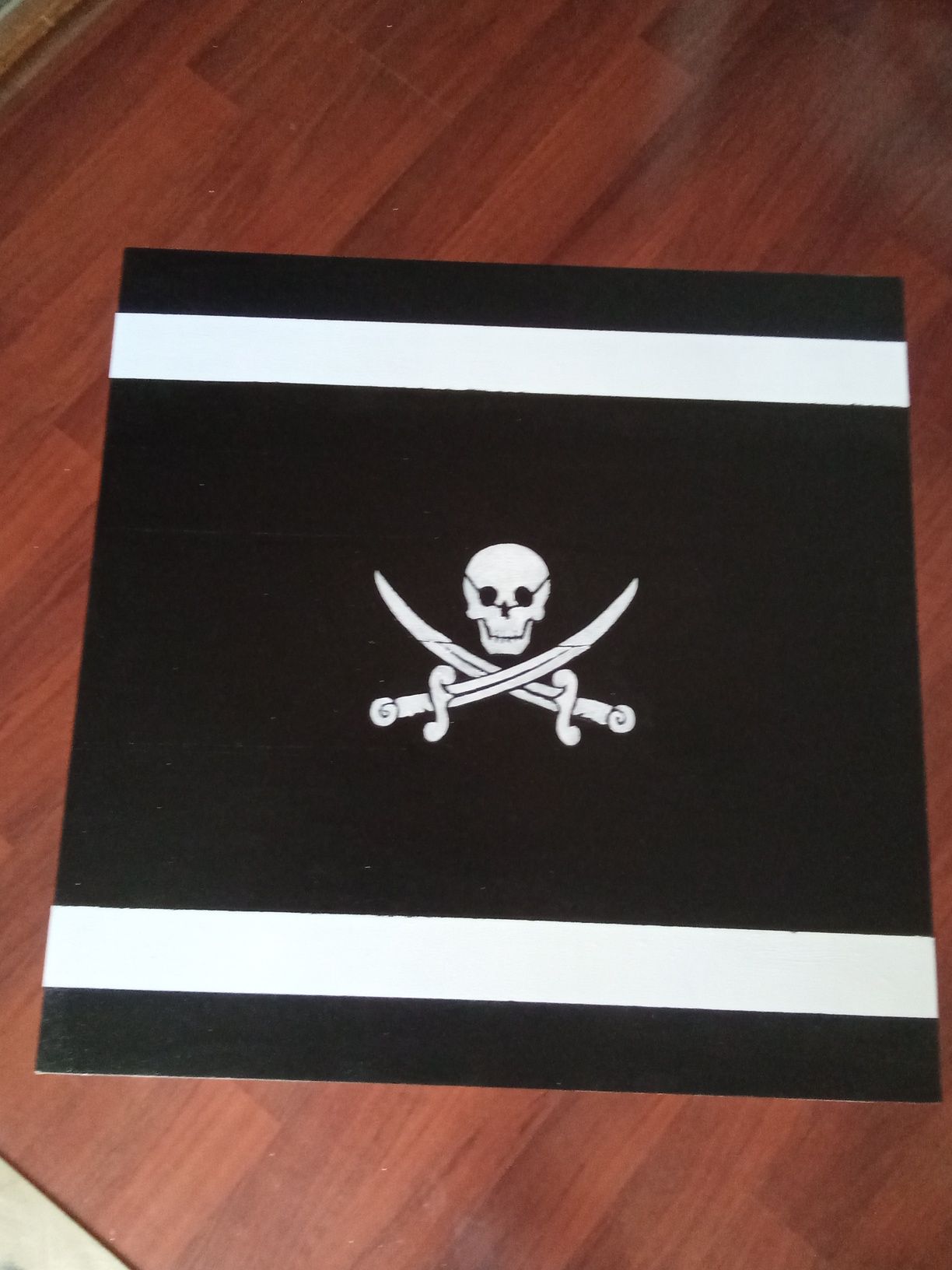 Mesa quadrada pirata