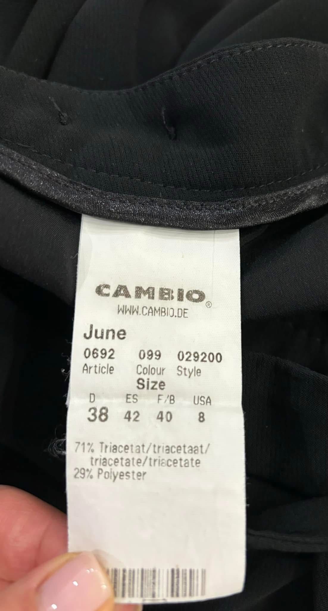 Fajne czarne spodnie Cambio model June
Rozm. 38