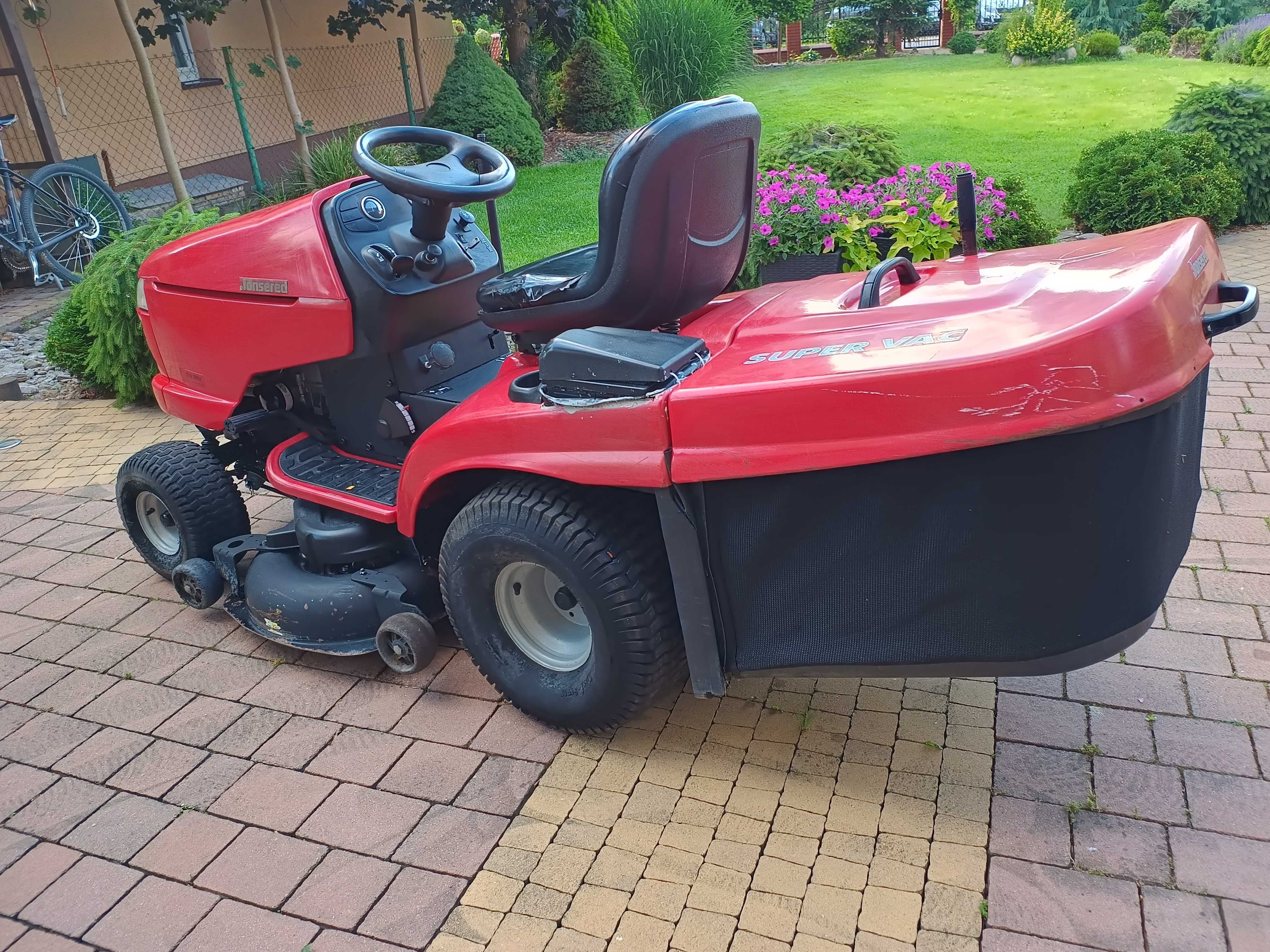 Kosiarka Traktorek Jonsered 18kM Briggs V-Twin z pompą i napedem hydro
