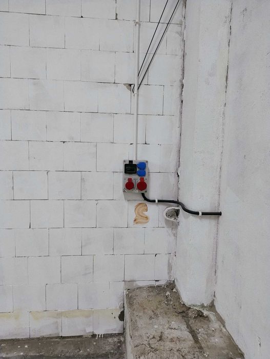 Niewielki magazyn do wynajęcia