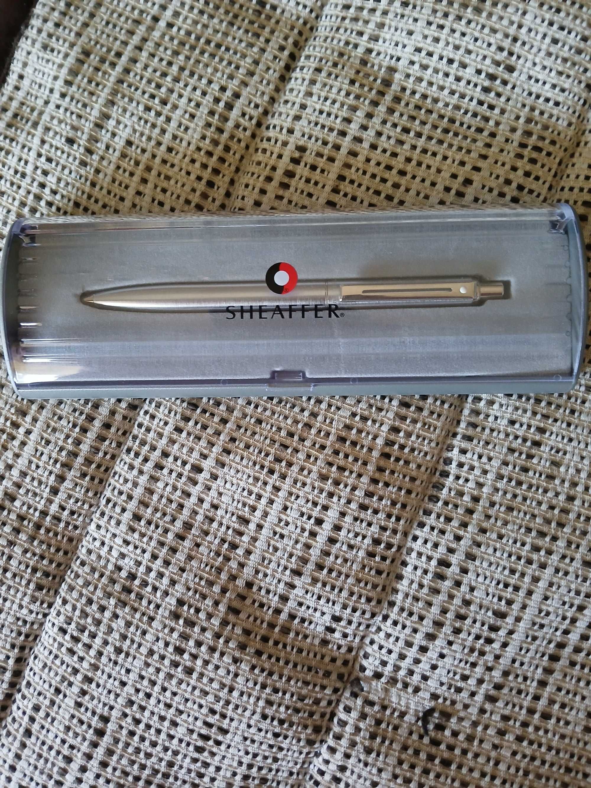 Esferográfica Sheaffer nova com estojo
