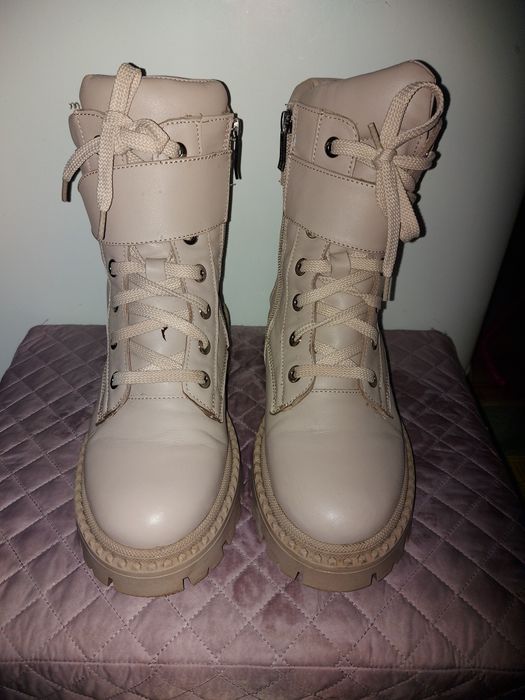 Продам жіночі шкуряні чоботи