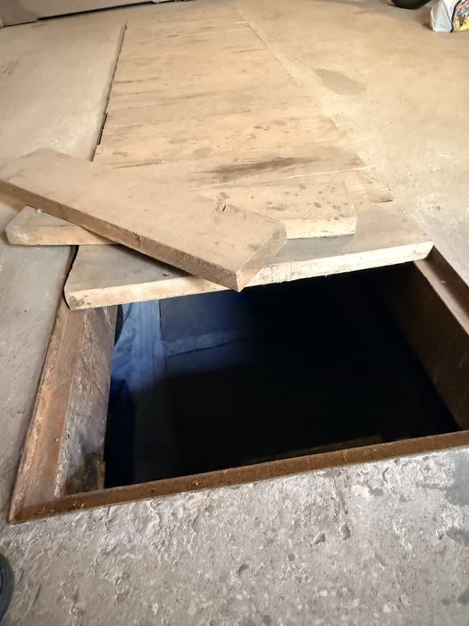 Гараж цегляний з підвалом