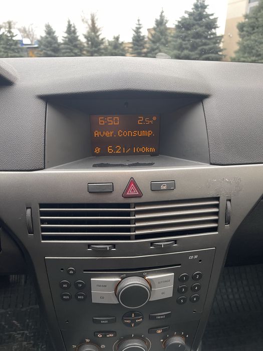 Opel Astra 2004 год 1.4 бензин