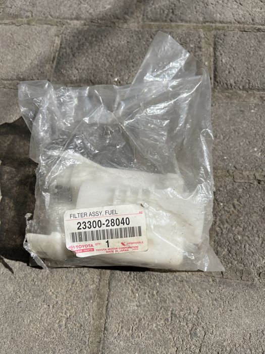 Фильтр топливный Toyota 23300-28040