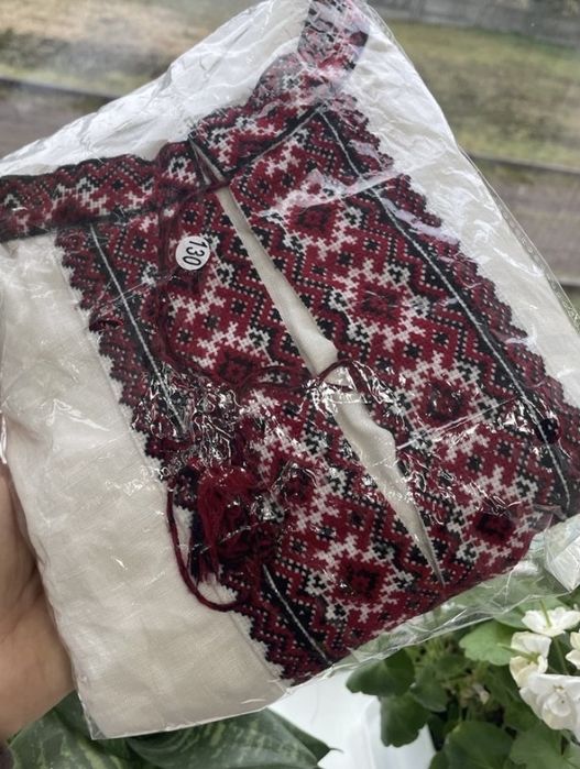 Чоловіча вишиванка з натуральної тканини льон