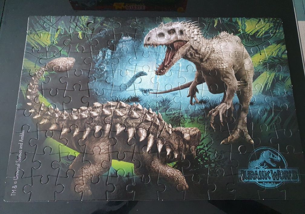 Puzzle dinozaury z kolorowanką Jurassic World 108el.