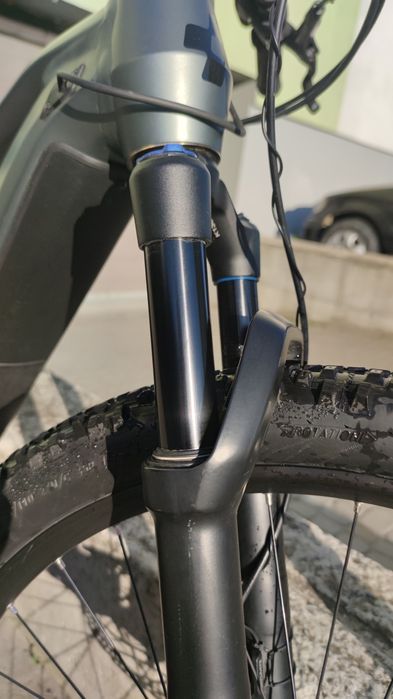 Електровелосипед Cube, колеса 27.5, рама S