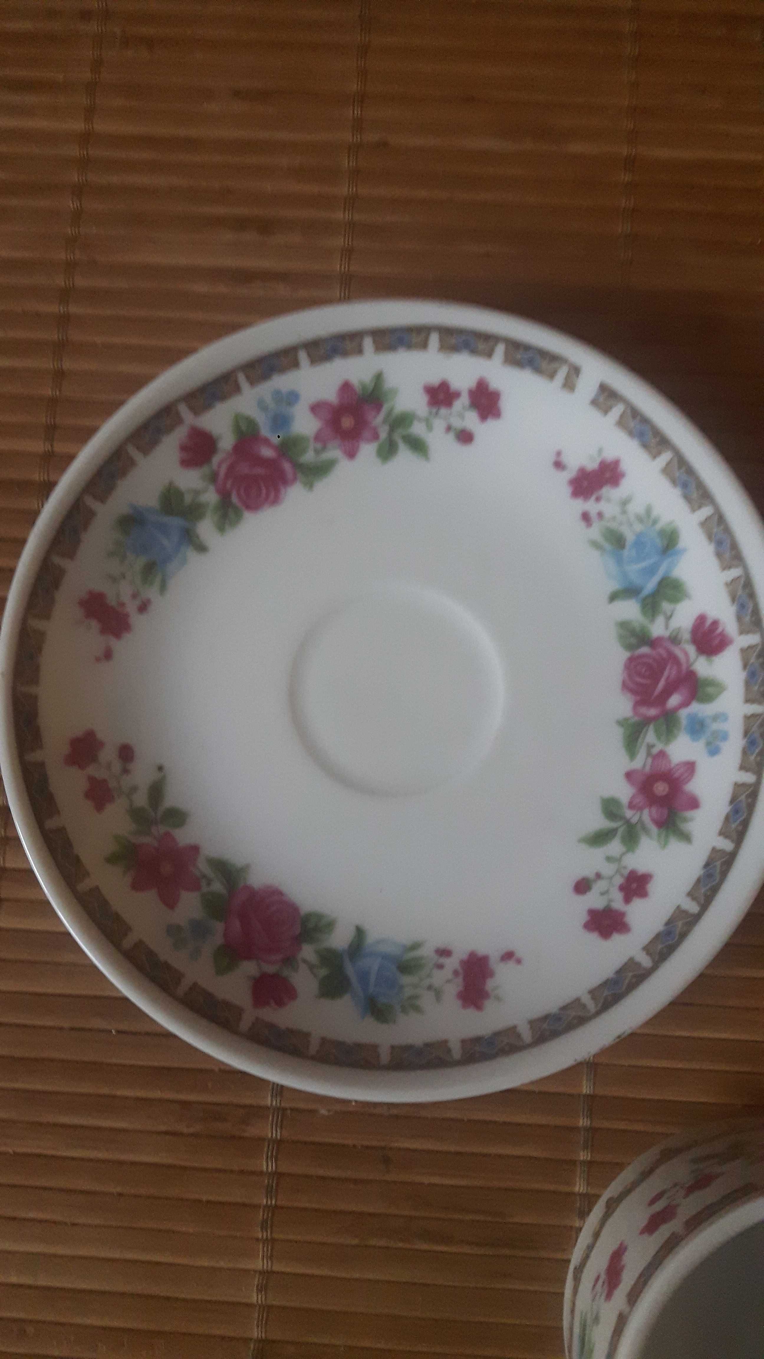 Porcelana chińska filiżanka i talerzyk