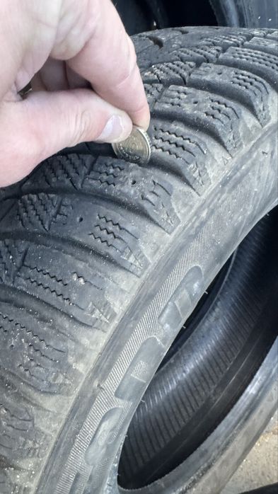 Продам майже нову гуму 195/65/15 ідеальна
