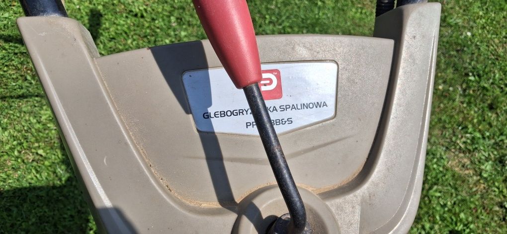 Glebogryzarka spalinowa z silnikiem Briggs