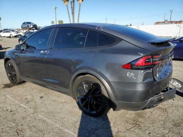 Tesla Model X 2021