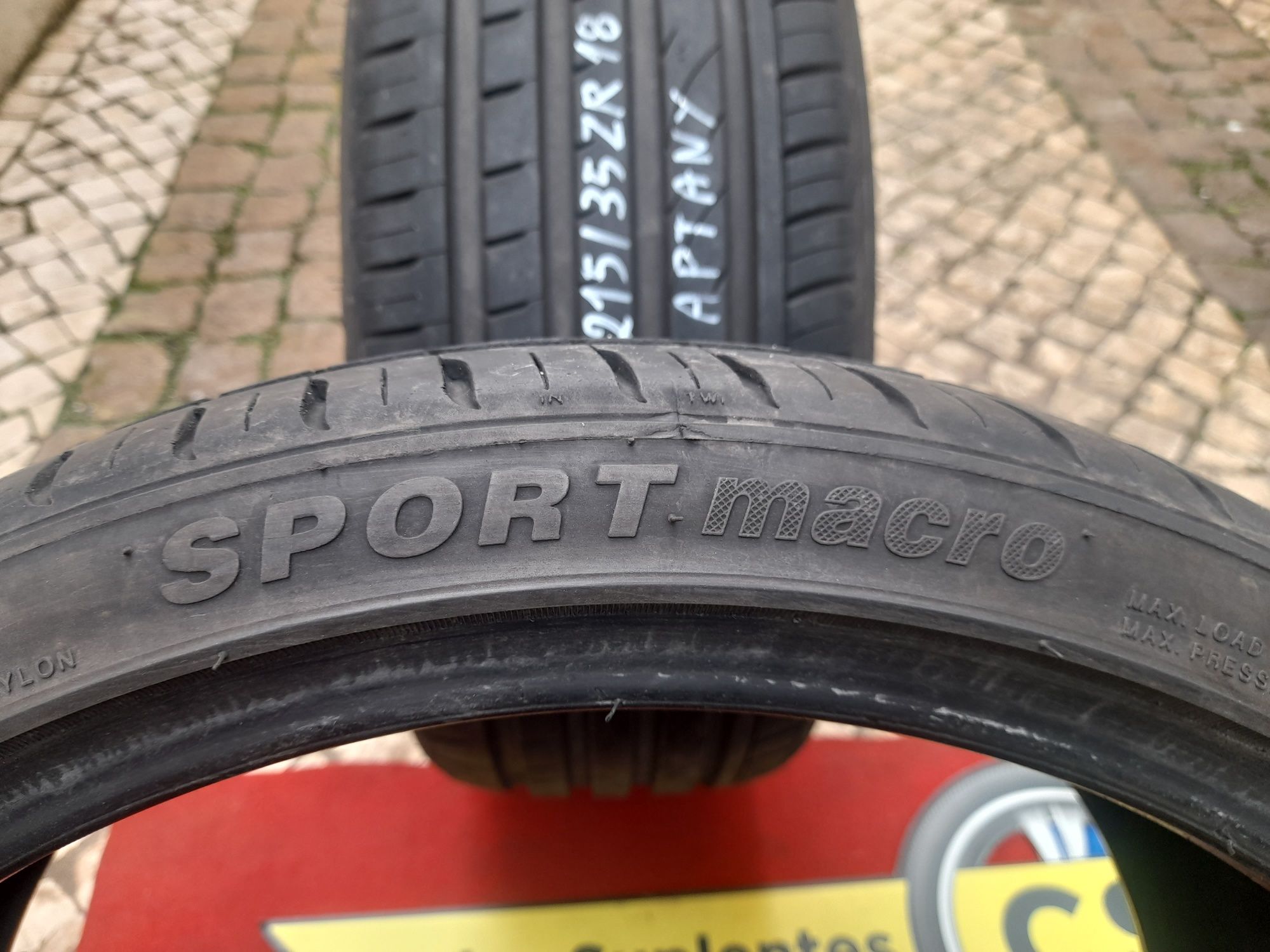 2 Pneus 215/35ZR18 e 245/45R18 Bridgestone