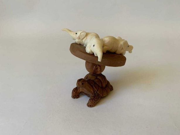 Фигурка Неустойчивое равновесие, Три слона на черепахе, кость и дерево