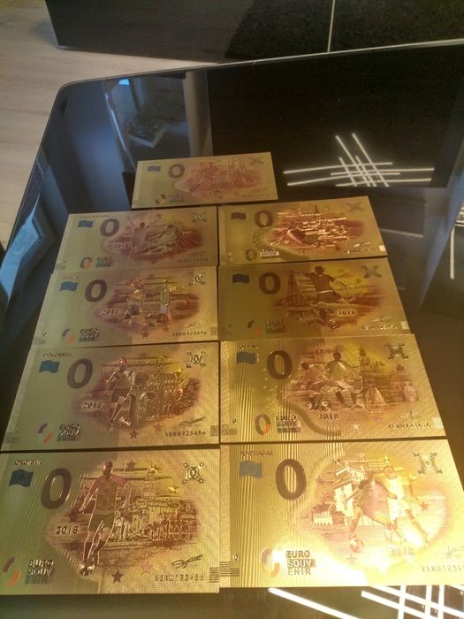 Pozłacane repliki banknotów zero euro