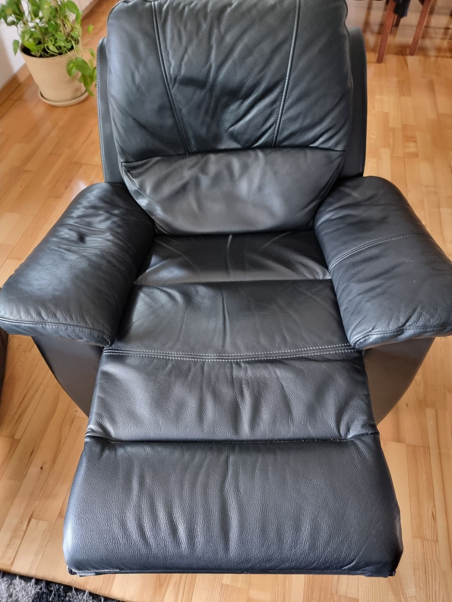 Fotel skórzany funkcja Relax bujano- obrotowy PYKA