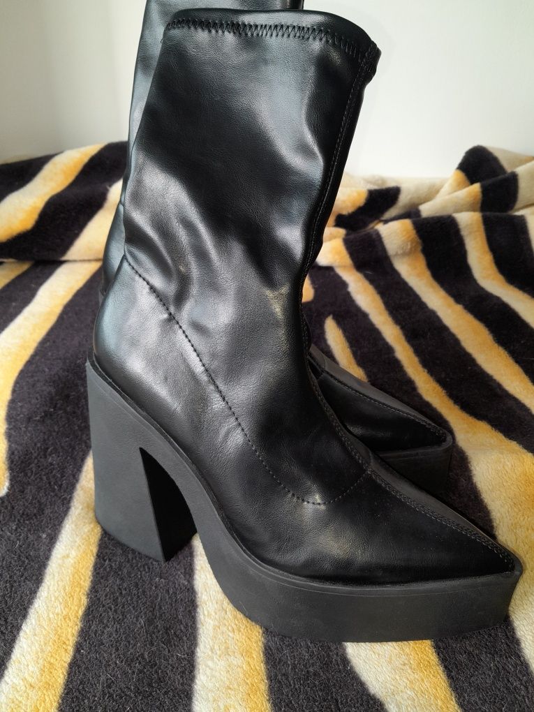 Botas bershka tam 37