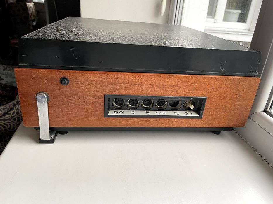 Бабінний магнітофон Сатурн 201