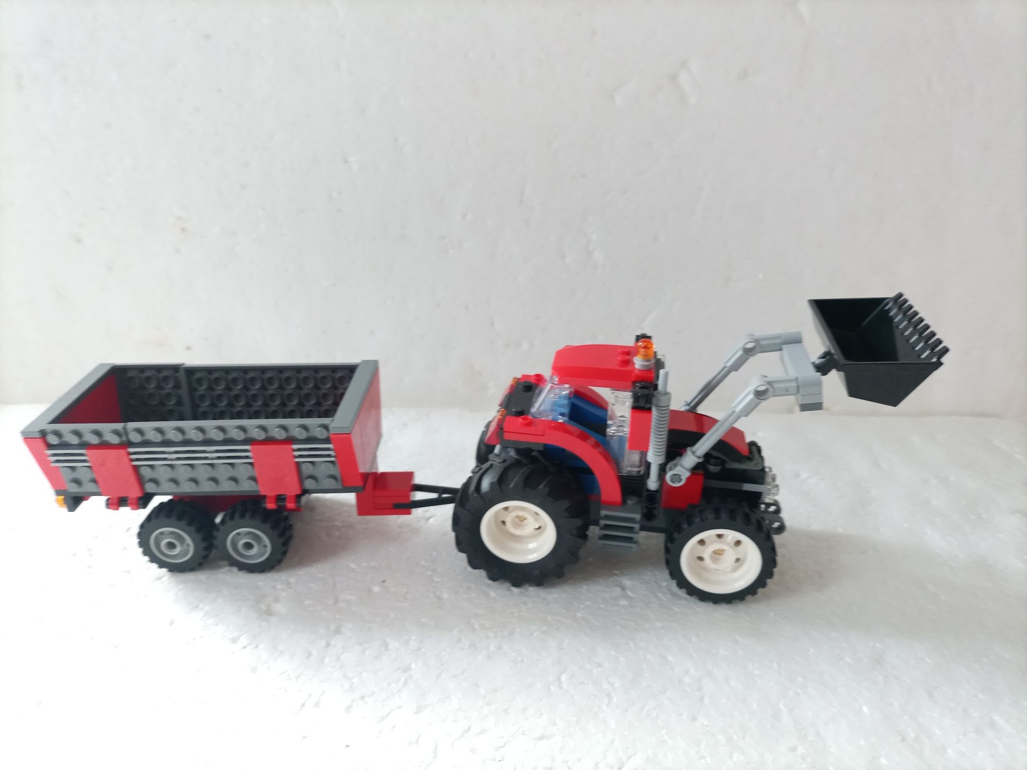 Klocki LEGO traktor przyczepa farma