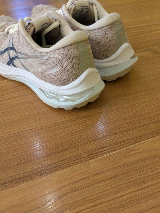 Кросівки жіночі ASICS