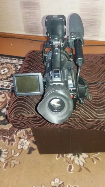 Продам видео камеру Panasonic DWX 100B на запчасти