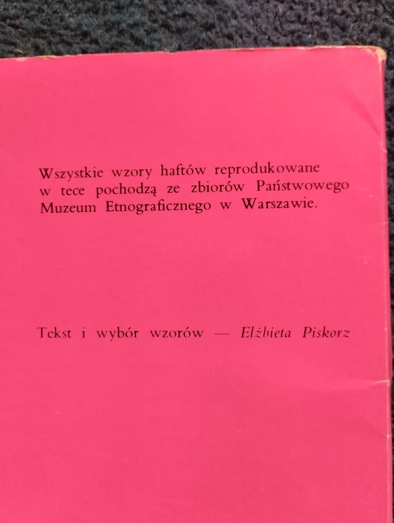 Wzory polskich haftów ludowych.
