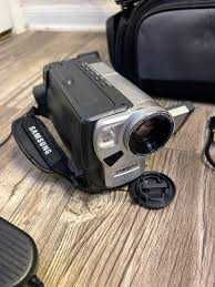 Câmara / Maquina de Filmar Cassete -  Marca SAMSUNG Modelo VP-W70 HI 8