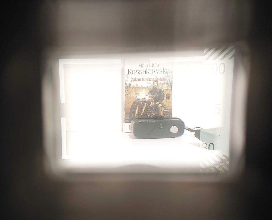 Najmniejszy aparat analogowy 35 mm MINOX 35 EL z futerałem i filtrem