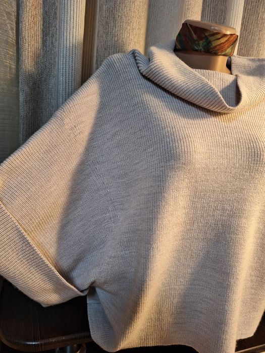 Шерстяной джемпер-свитер COS