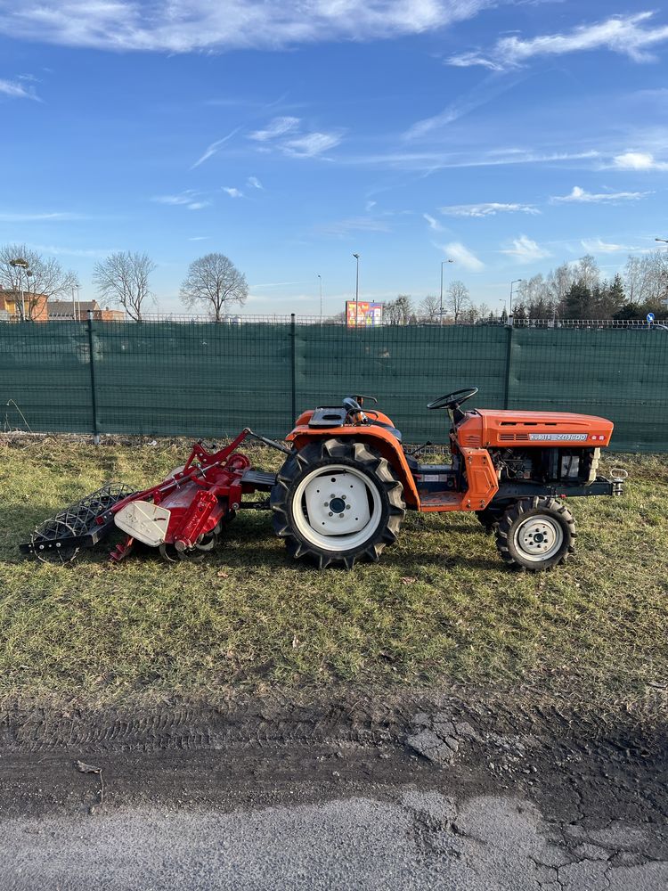 Mini traktorek Kubota Zb 1600 4x4 +glebogryzrka z wałkiem separacyjnym