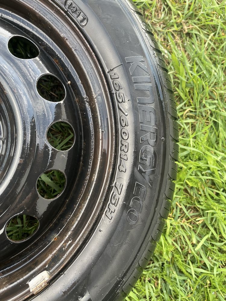 Sprzam 2 letnie opony Hankook z felgami stalowymi