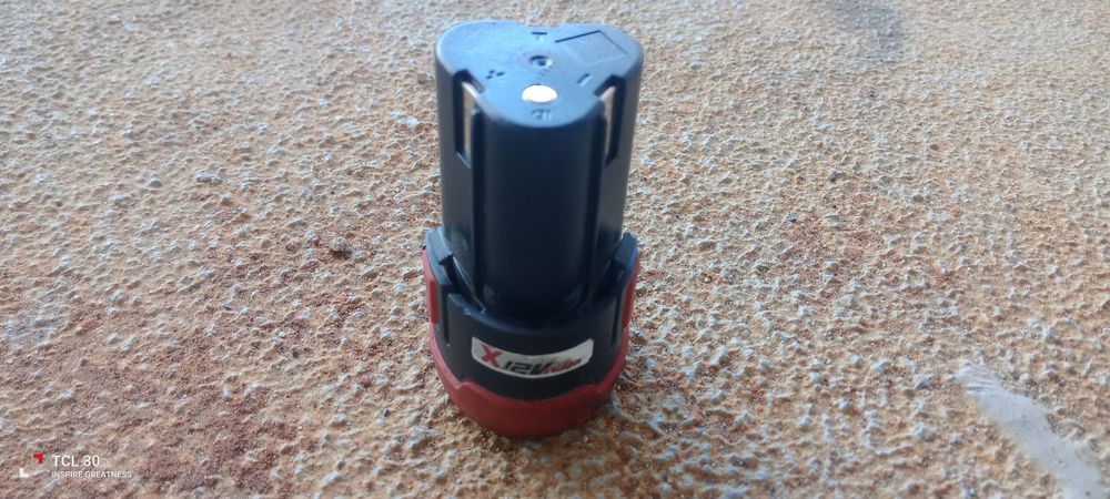 Tenho 1 bateria de 12v 2ah a funcionar a 100%