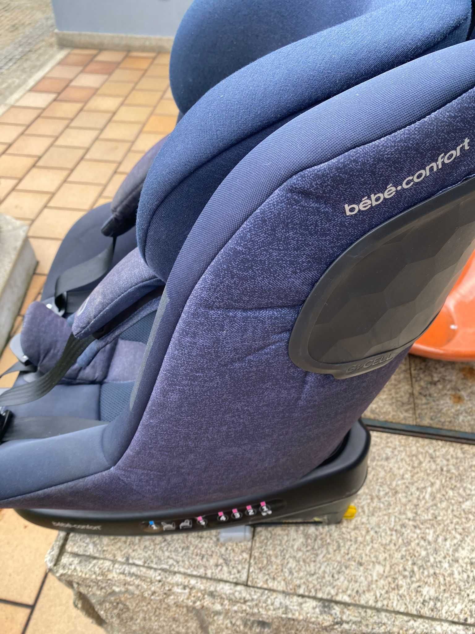 Cadeira e base Isofix Auto Bebé-Confort