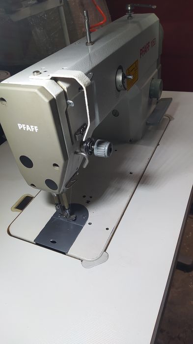 Швейная машина pfaff универсальная