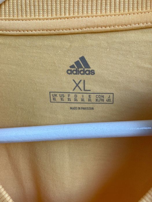 T-Shirt Amarela Lisa Adidas