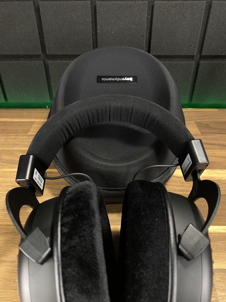 Beyerdynamic DT 990 Black Special Edition 250 ohm